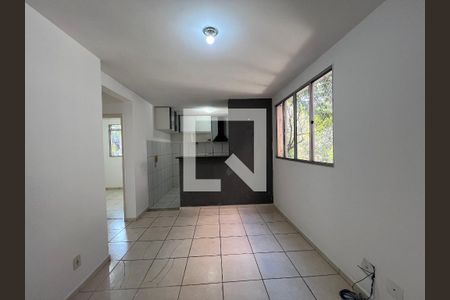 Sala de apartamento à venda com 2 quartos, 50m² em Cabral, Contagem
