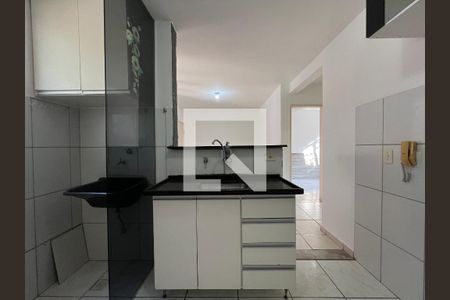 Cozinha e Área de Serviço de apartamento à venda com 2 quartos, 50m² em Cabral, Contagem