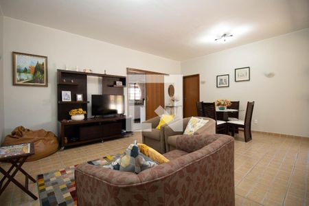 Sala de casa de condomínio à venda com 2 quartos, 303m² em Condomínio Ouro, Brasília