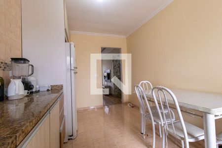 Cozinha  de casa para alugar com 3 quartos, 110m² em Sítio Cercado, Curitiba