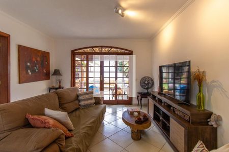 Sala de estar de casa de condomínio para alugar com 3 quartos, 360m² em Jardim Belizário, Cotia