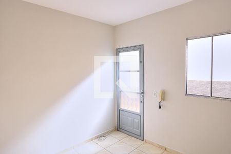 Sala de casa para alugar com 2 quartos, 60m² em Alvorada, Belo Horizonte