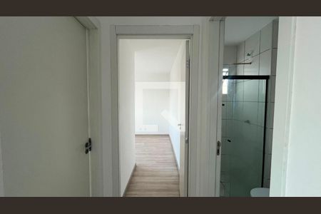 Corredor de apartamento para alugar com 2 quartos, 52m² em Ponto Chic, Nova Iguaçu