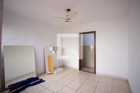 Sala de apartamento para alugar com 2 quartos, 80m² em Colubandê, São Gonçalo