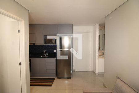Sala / Cozinha de apartamento para alugar com 2 quartos, 36m² em Vila Diva, São Paulo