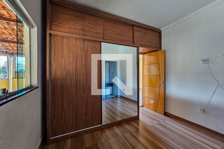 Casa à venda com 4 quartos, 304m² em Santa Efigênia, Belo Horizonte