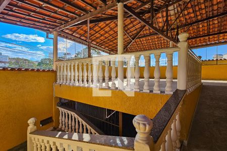 Casa à venda com 4 quartos, 304m² em Santa Efigênia, Belo Horizonte