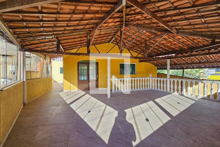 Casa à venda com 4 quartos, 304m² em Santa Efigênia, Belo Horizonte