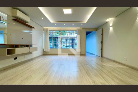 Sala de casa à venda com 3 quartos, 180m² em Vila Clementino, São Paulo