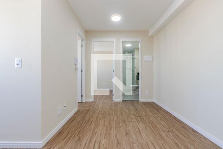 Sala/ Cozinha de apartamento para alugar com 2 quartos, 28m² em Jardim Aeroporto, São Paulo