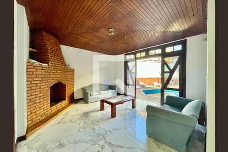 Casa para alugar com 5 quartos, 380m² em Palmares, Belo Horizonte