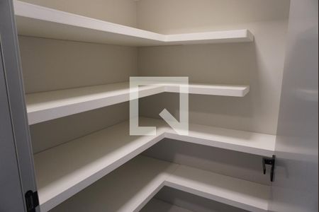 Despensa de casa de condomínio à venda com 4 quartos, 309m² em Suru, Barueri