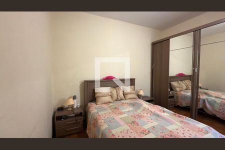 Casa à venda com 3 quartos, 196m² em Vila Bertioga, São Paulo