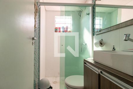 Banheiro Social de apartamento à venda com 2 quartos, 48m² em Novo Mundo, Curitiba