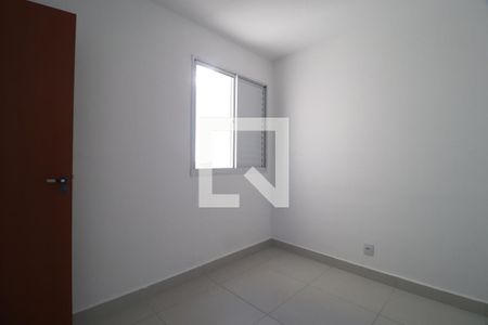 Quarto 1 de apartamento para alugar com 2 quartos, 57m² em Novo Mundo, Uberlândia