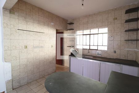 Cozinha de casa para alugar com 2 quartos, 150m² em Jaraguá, Uberlândia