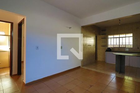Cozinha de casa para alugar com 2 quartos, 150m² em Jaraguá, Uberlândia