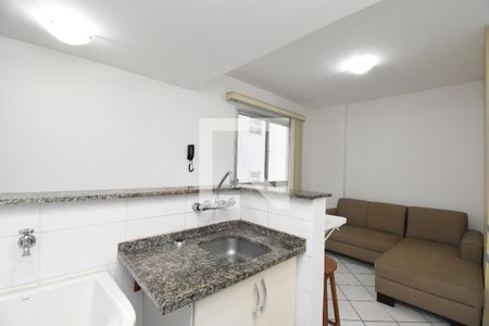 Sala/Cozinha de kitnet/studio para alugar com 1 quarto, 36m² em Centro, Curitiba