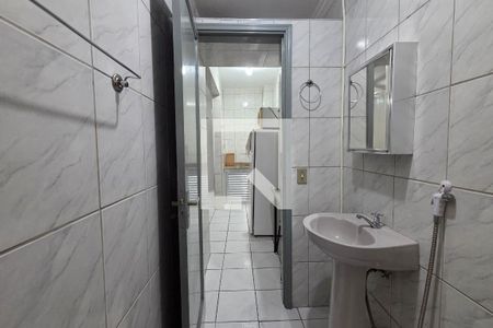 Banheiro de kitnet/studio para alugar com 1 quarto, 34m² em Aviação, Praia Grande