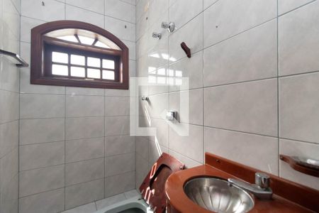 Lavabo de casa para alugar com 3 quartos, 140m² em Parque Edu Chaves, São Paulo