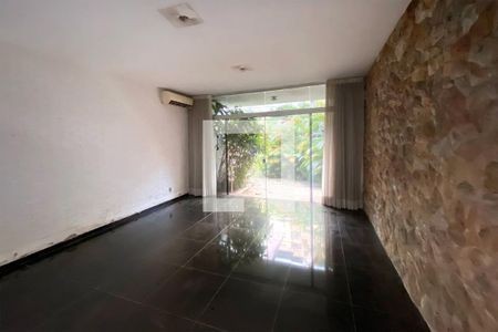 Sala de casa à venda com 4 quartos, 360m² em Sion, Belo Horizonte
