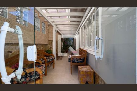 Hall de entrada de casa de condomínio para alugar com 5 quartos, 1932m² em Mosela, Petrópolis