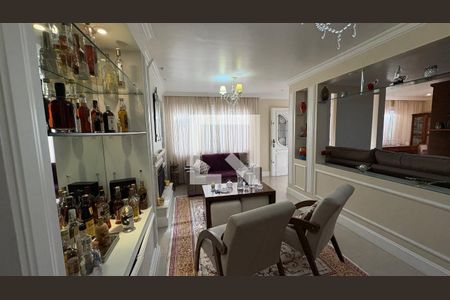 Sala de casa de condomínio para alugar com 5 quartos, 1932m² em Mosela, Petrópolis