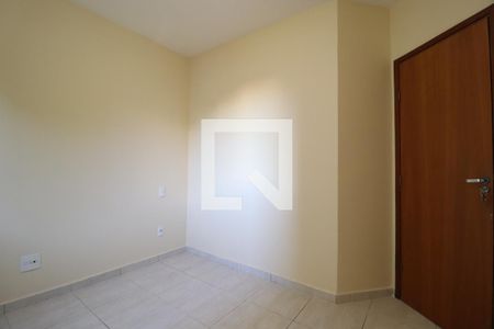 Quarto 1 de apartamento para alugar com 2 quartos, 55m² em Santa Mônica, Uberlândia