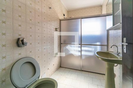 Banheiro  de casa à venda com 3 quartos, 266m² em Vila Sao Pedro, Santo André