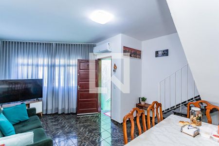 Sala de casa à venda com 2 quartos, 69m² em Jardim Santo Elias, São Paulo