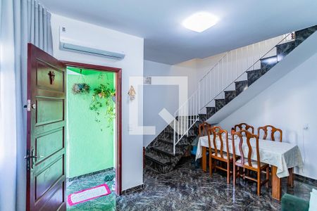 Sala de casa à venda com 2 quartos, 69m² em Jardim Santo Elias, São Paulo