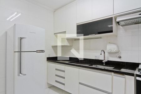 Cozinha de casa de condomínio para alugar com 3 quartos, 200m² em Vila Romero, São Paulo