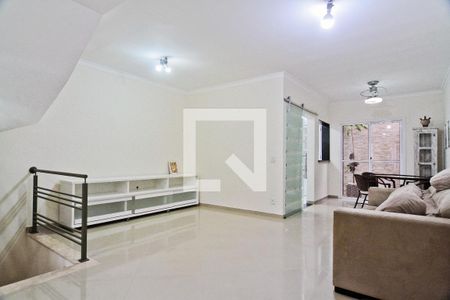 Sala de casa de condomínio para alugar com 3 quartos, 200m² em Vila Romero, São Paulo