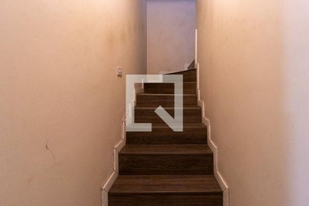 Escada de casa à venda com 4 quartos, 200m² em Capão Raso, Curitiba
