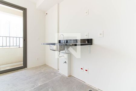 Cozinha de kitnet/studio à venda com 1 quarto, 27m² em Vila Romana, São Paulo