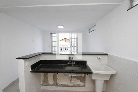Cozinha de apartamento para alugar com 2 quartos, 41m² em Sagrada Família, Belo Horizonte