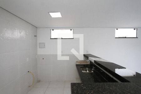 Cozinha de apartamento para alugar com 2 quartos, 56m² em Sagrada Família, Belo Horizonte
