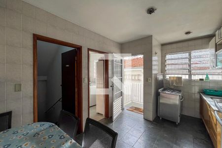 Casa à venda com 7 quartos, 200m² em Vila Gumercindo, São Paulo