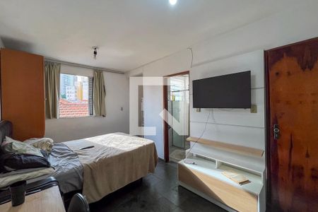 Casa à venda com 7 quartos, 200m² em Vila Gumercindo, São Paulo