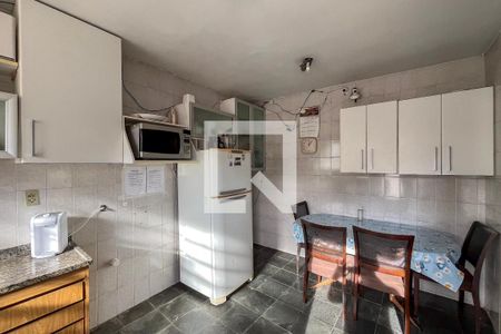Casa à venda com 7 quartos, 200m² em Vila Gumercindo, São Paulo
