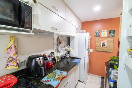 Cozinha de apartamento à venda com 2 quartos, 55m² em Azenha, Porto Alegre