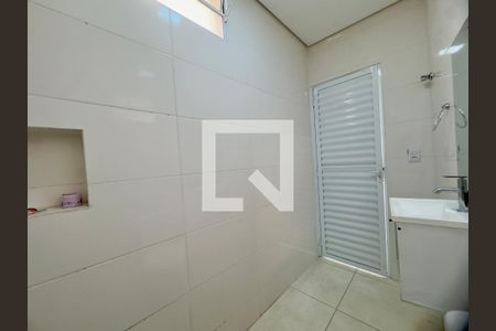 Banheiro de casa para alugar com 1 quarto, 35m² em Jardim das Oliveiras 2, Guarulhos