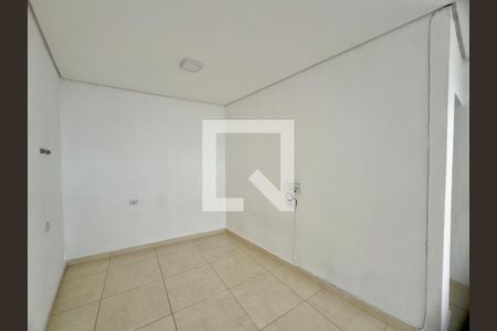 Quarto de casa para alugar com 1 quarto, 35m² em Jardim das Oliveiras 2, Guarulhos