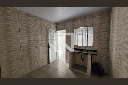 Cozinha de kitnet/studio para alugar com 1 quarto, 42m² em Jardim Aracare, Itaquaquecetuba