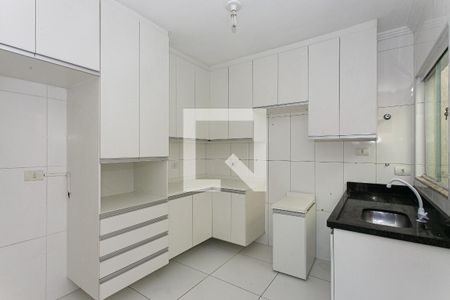 Cozinha de casa de condomínio para alugar com 2 quartos, 67m² em Chácara Seis de Outubro, São Paulo