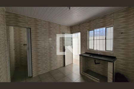 Sala/Cozinha de kitnet/studio para alugar com 1 quarto, 42m² em Jardim Aracare, Itaquaquecetuba
