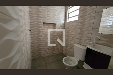 Banheiro de kitnet/studio para alugar com 1 quarto, 42m² em Jardim Aracare, Itaquaquecetuba