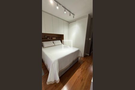 Quarto 2 de casa à venda com 2 quartos, 90m² em Vila Carmosina, São Paulo
