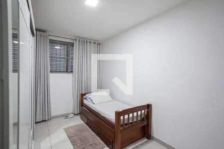Quarto 2 de casa à venda com 3 quartos, 280m² em Ouro Preto, Belo Horizonte