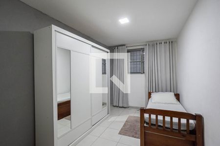 Quarto 2 de casa à venda com 3 quartos, 280m² em Ouro Preto, Belo Horizonte